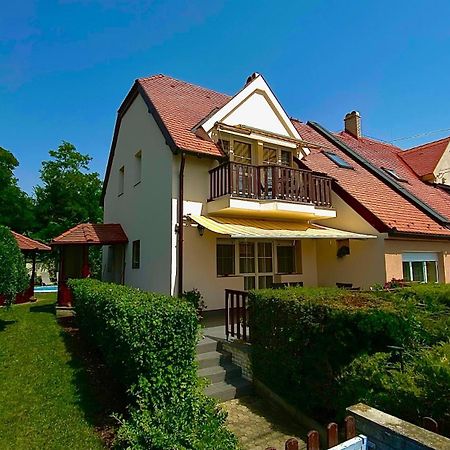 Szepkilatas Vendeghaz Villa Balatonfuzfo Exterior photo